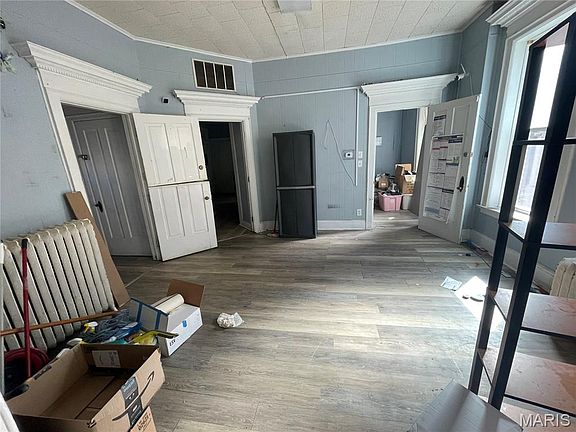 3rd image of 609 Church St