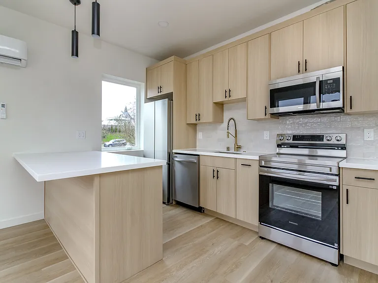 1117 Veneta Ave — Photo 16