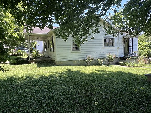 3rd image of 2306 Alpine Ave