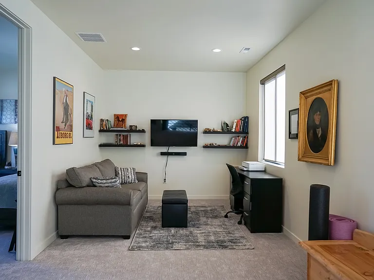 3242 N Rosalia Rd — Photo 17