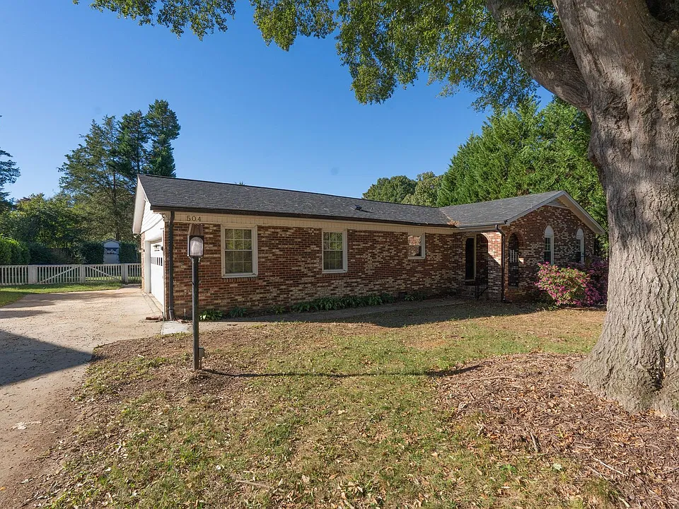 504 Carson Rd