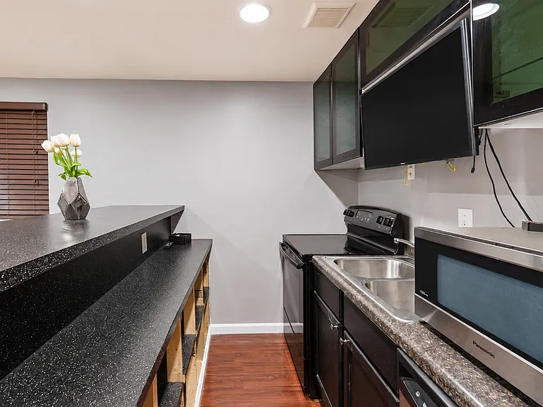 45149 Bartlett Dr — Photo 31