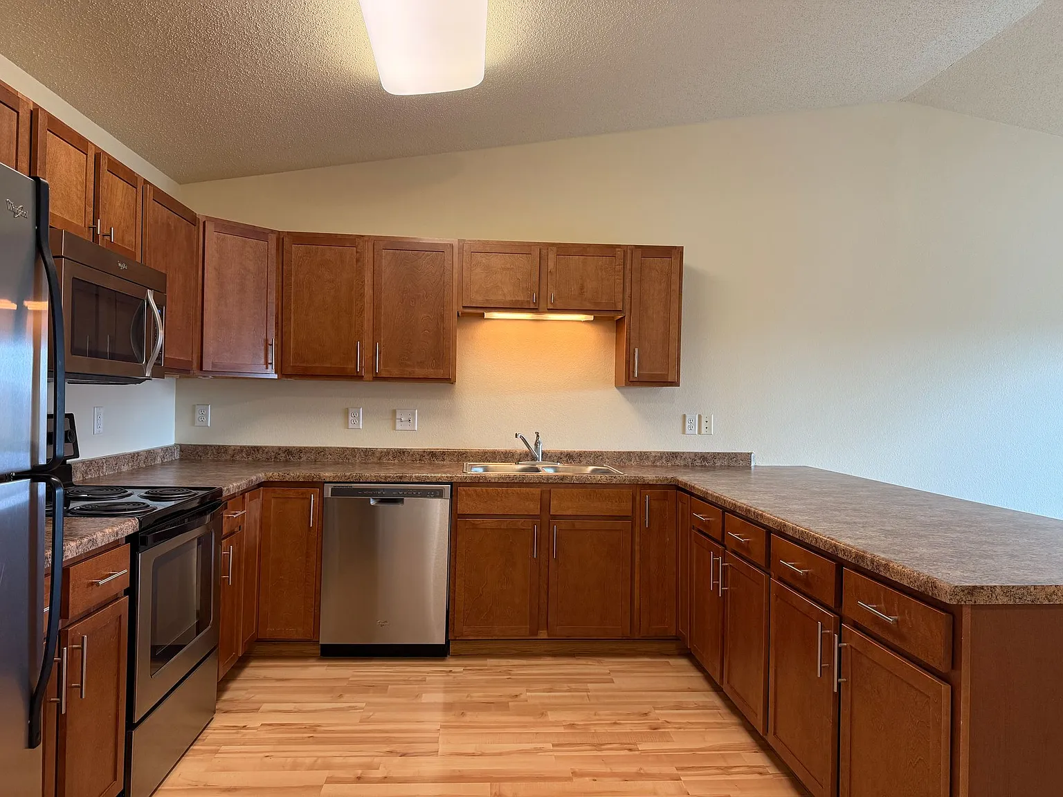 The Edge of Osgood Apartments — Photo 4