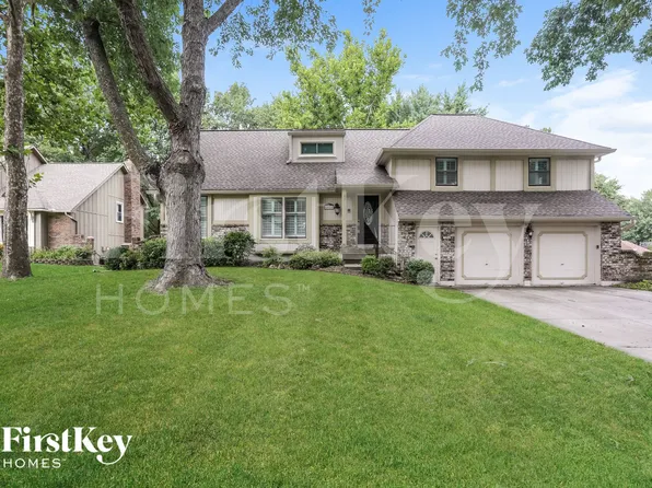 1018 SE 4th St, Lees Summit, MO 64063