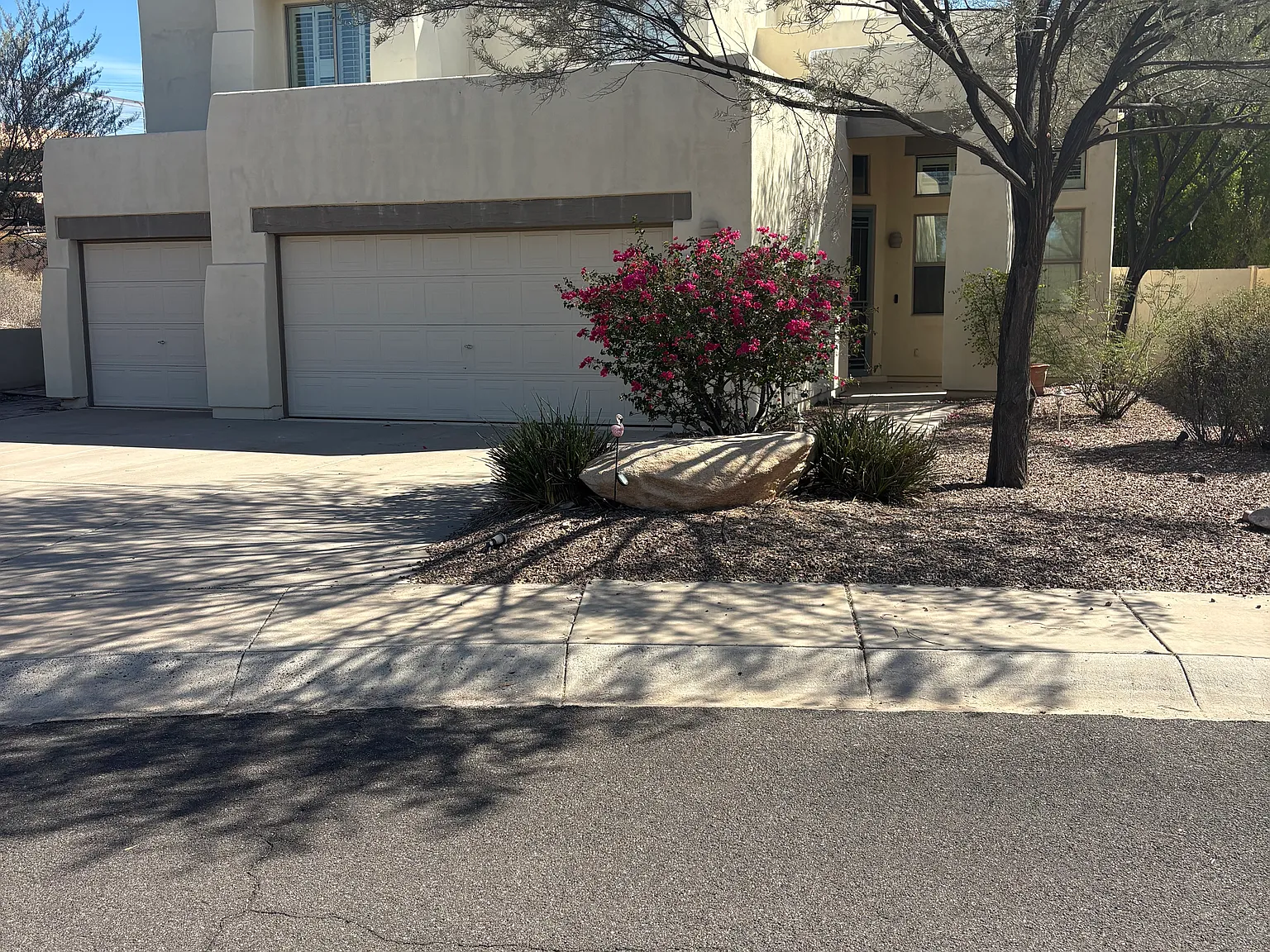 5 bed, 2442 sqft, $3,900 — Photo 1