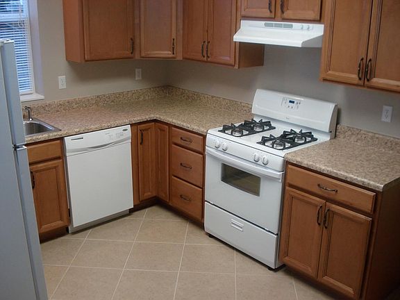 2nd image of 118 NW 19th St