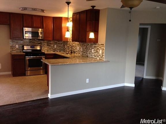 3rd image of 5425 Rockwell Dr