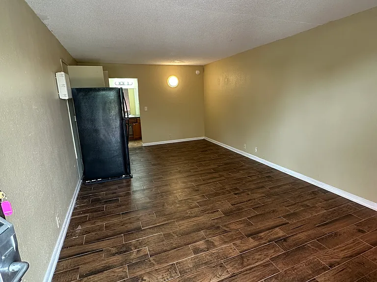 Open plan studio awating your personal touch, in Davenport FL 33837