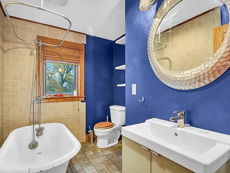 506 S Poplar St — Photo 27