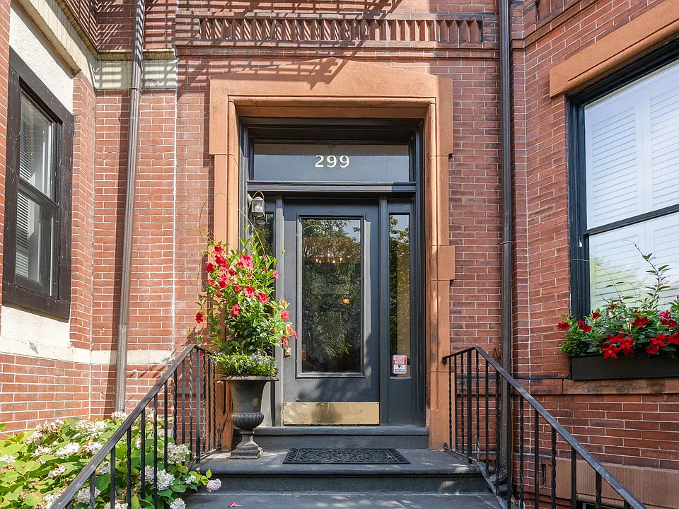 299 Marlborough St #1