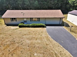 1520 E Trails Rd, Belfair, WA 98528