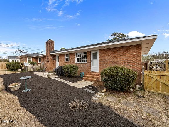 5th image of 129 Tanbridge Road