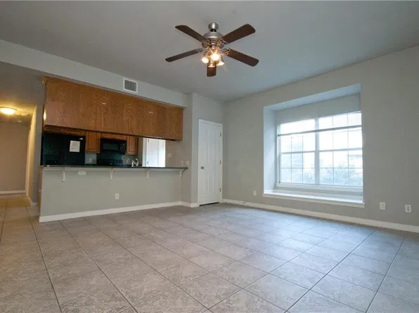 2410 Leon St APT 101, Austin, TX 78705