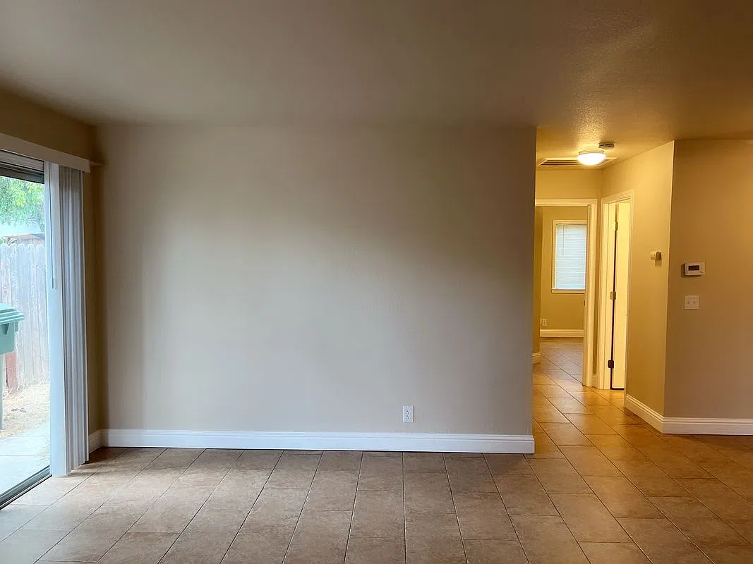 2 bed, 2.0 bath, 883 sqft, $1,950 — Photo 3