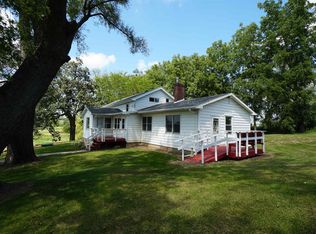 1229 N Hillcrest Rd, Freeport, IL 61032