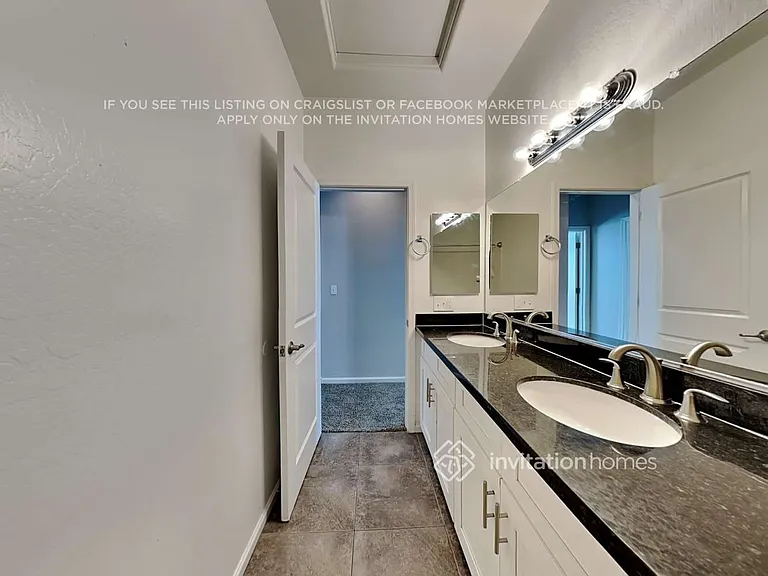 1840 W Pollack St — Photo 14