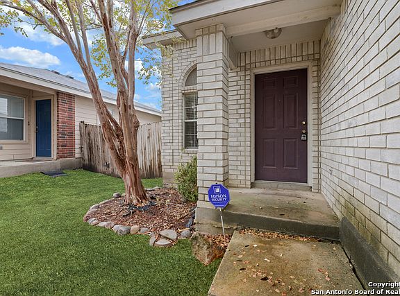 4th image of 5012 Crestwood Hill Dr