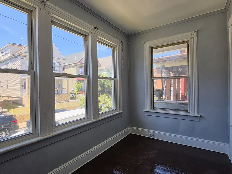 96 Brown Pl #A — Photo 31