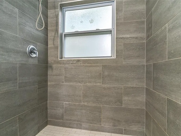 1207 W Cypress St — Photo 12