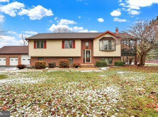 241 Salem Church Rd, Hamburg, PA 19526