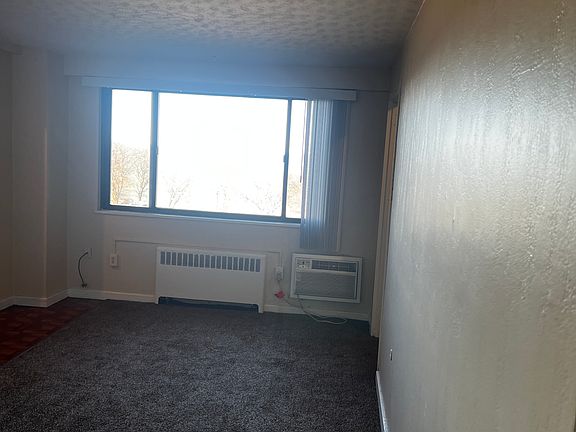 5th image of 11720 Edgewater Dr APT 512