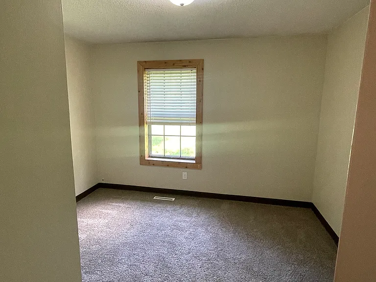 807 N Clark Ave — Photo 24