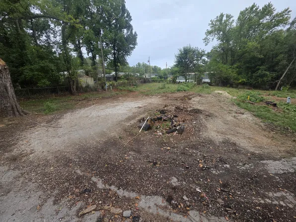 1643 W Valley Circle, Ozark, MO 65721