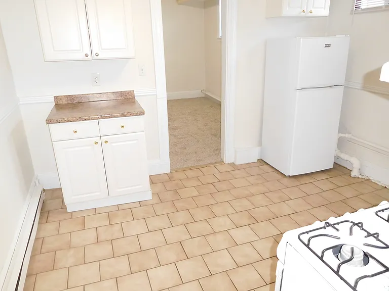 56 Gardner St — Photo 9