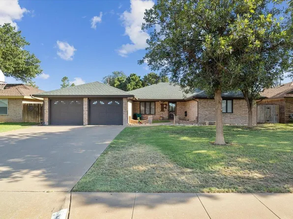 415 E Adams St, Levelland, TX 79336