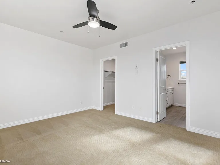 1627 Hornblend St — Photo 18