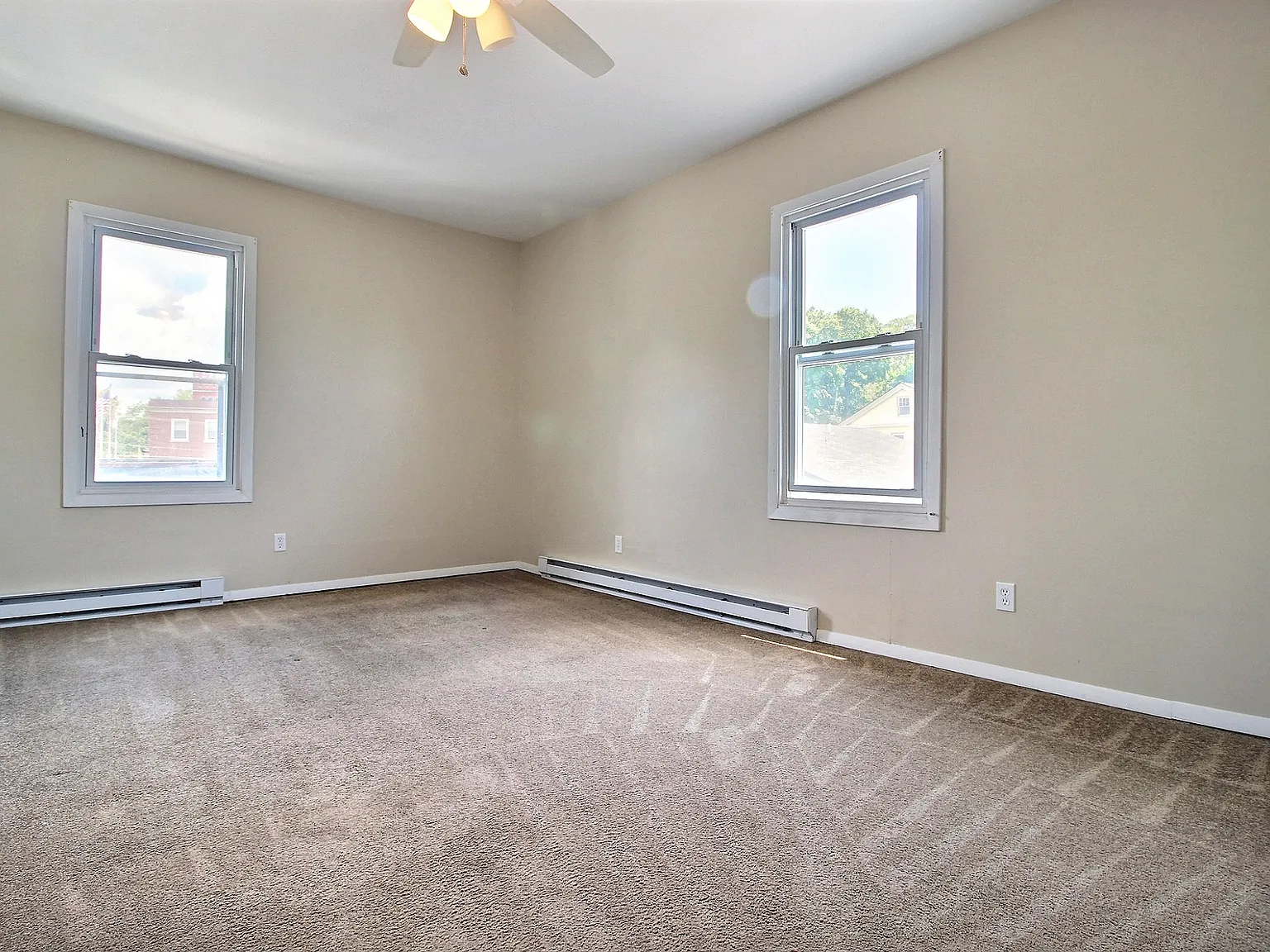 2 bed, 900 sqft, $2,000 — Photo 4