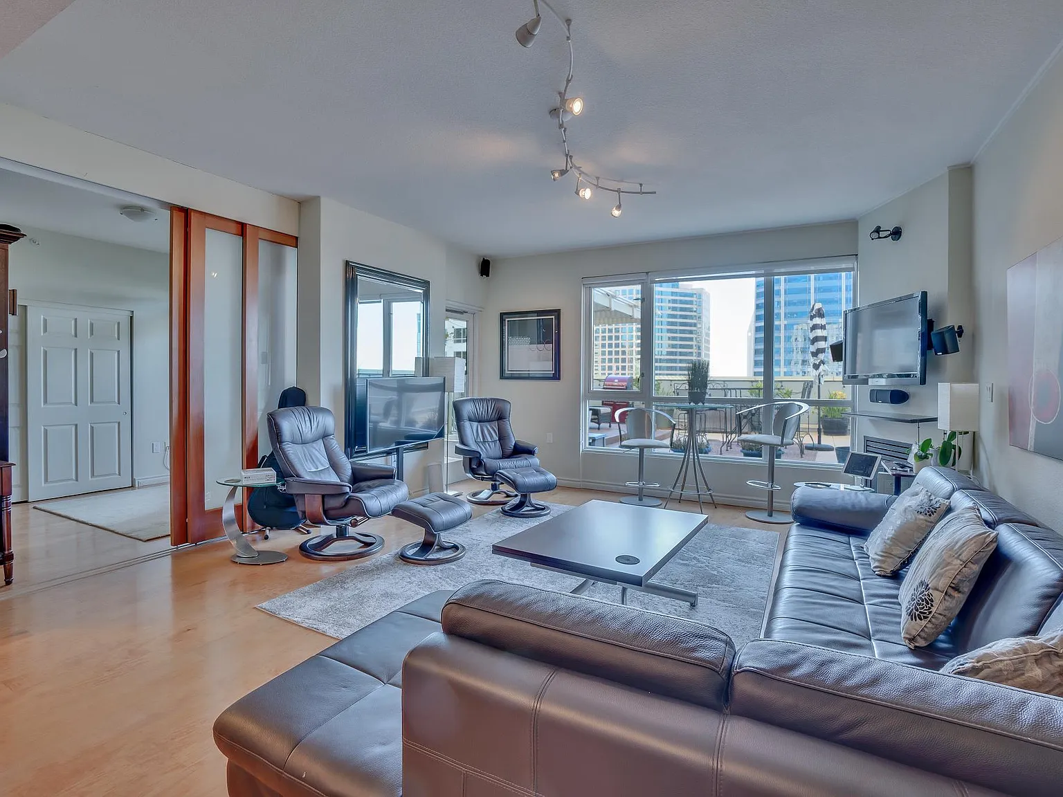 2 bed, 1107 sqft, $4,995 — Photo 4