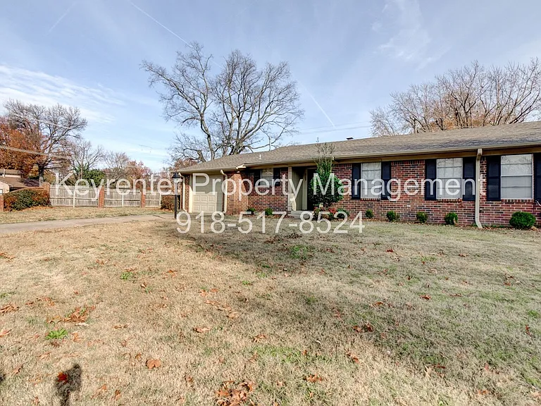 6105 S Troost Ave — Photo 2