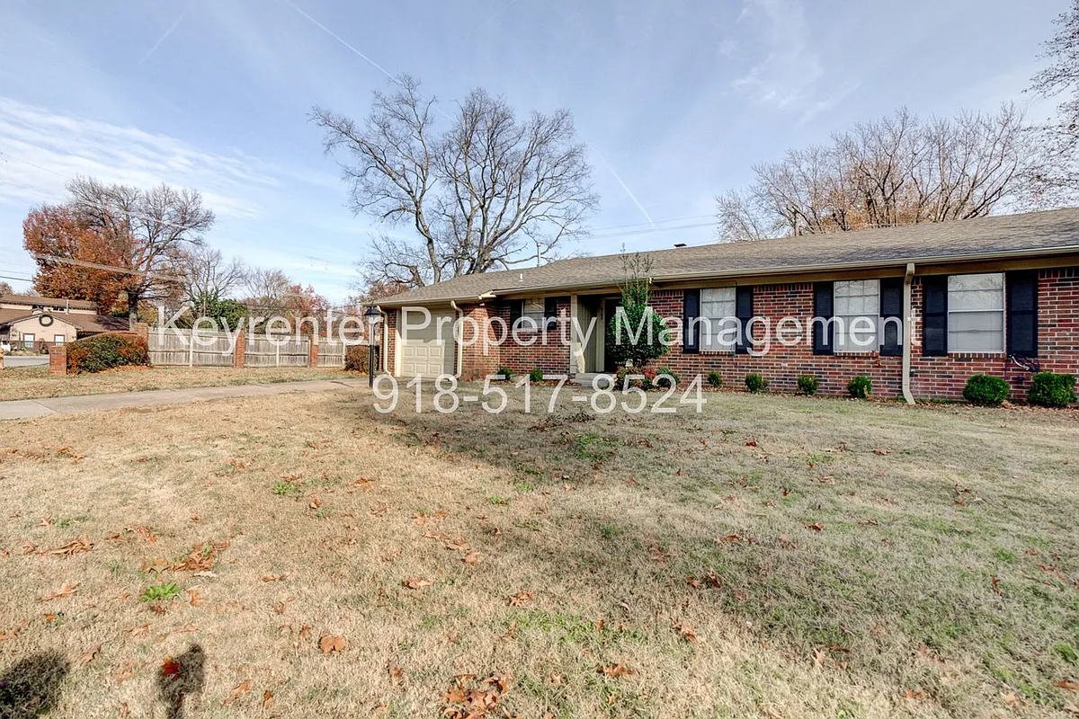 Building Photo - 6105 S Troost Ave