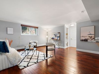 54 Bryon Rd APT 1, Chestnut Hill, MA, 02467