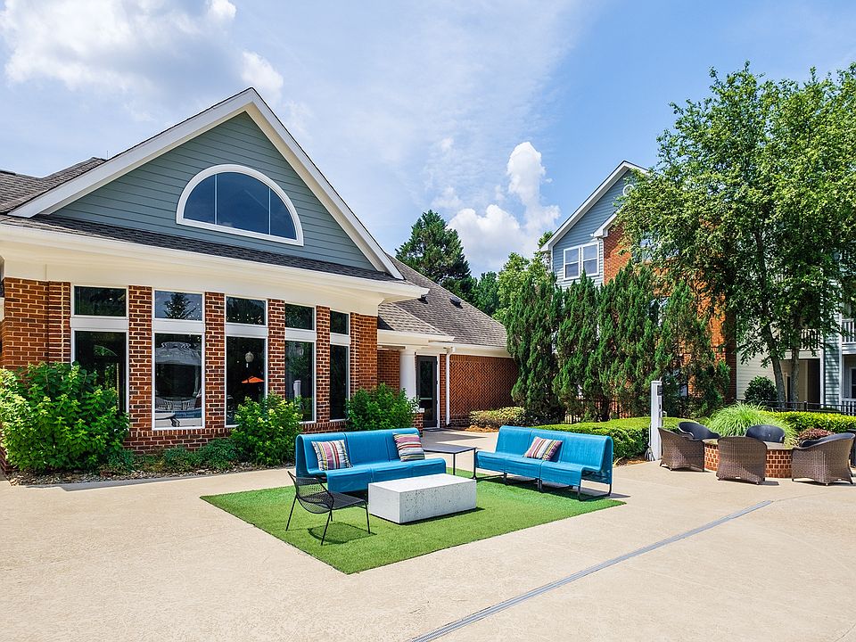 Poolside Lounge and Firepit