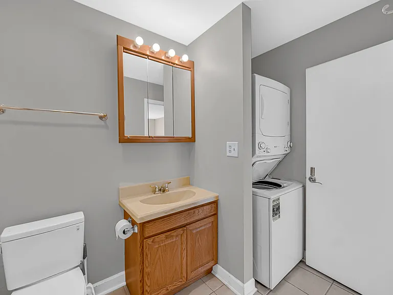 847 Oxford Pl #847 — Photo 17