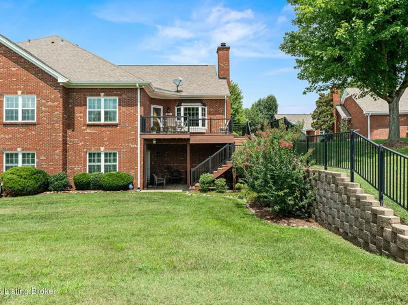 8122 Saint Andrews Village Dr, Louisville, KY 40241