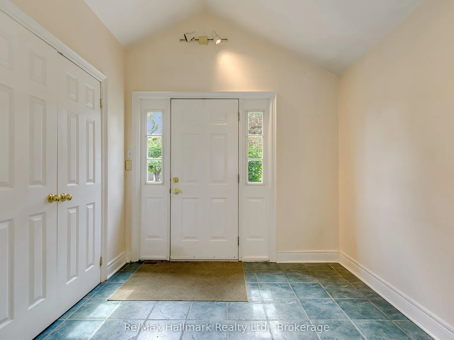 4 bed, $3,800 — Photo 4
