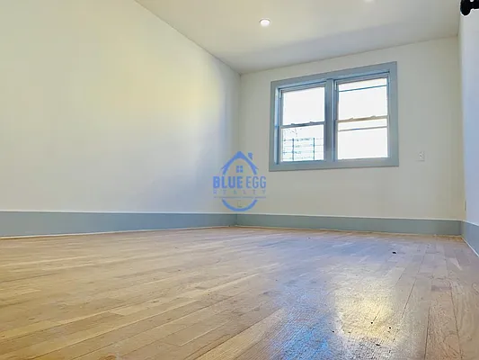Rented by Blue Egg Realty Corp | media 22