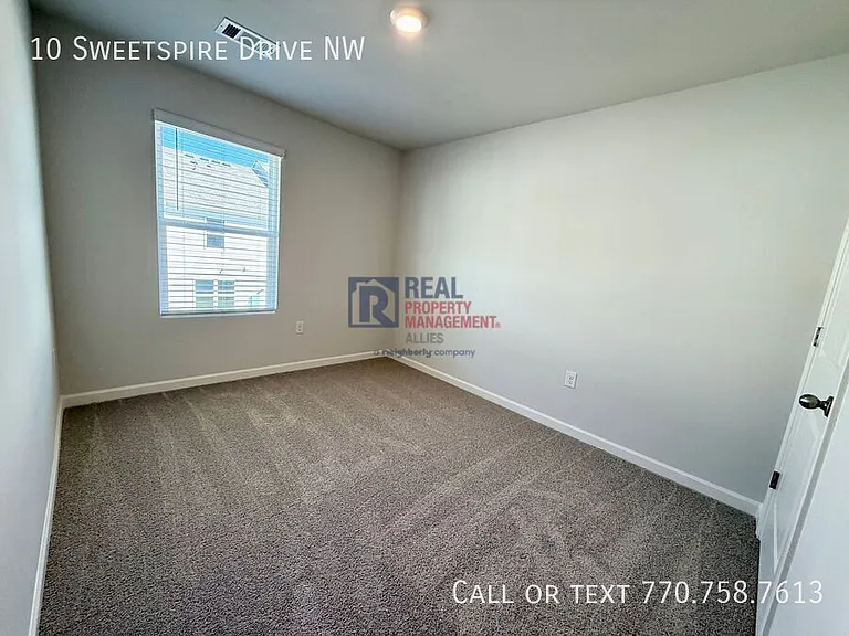 10 Sweetspire Dr — Photo 8