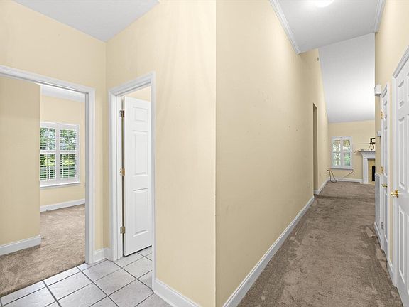 3rd image of 1015 Crestway Dr
