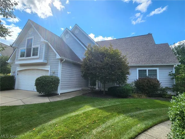 2973 Waterford Dr #4, Twinsburg, OH 44087