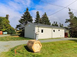 25 Back Rd, Flatrock, NL A1K1E1