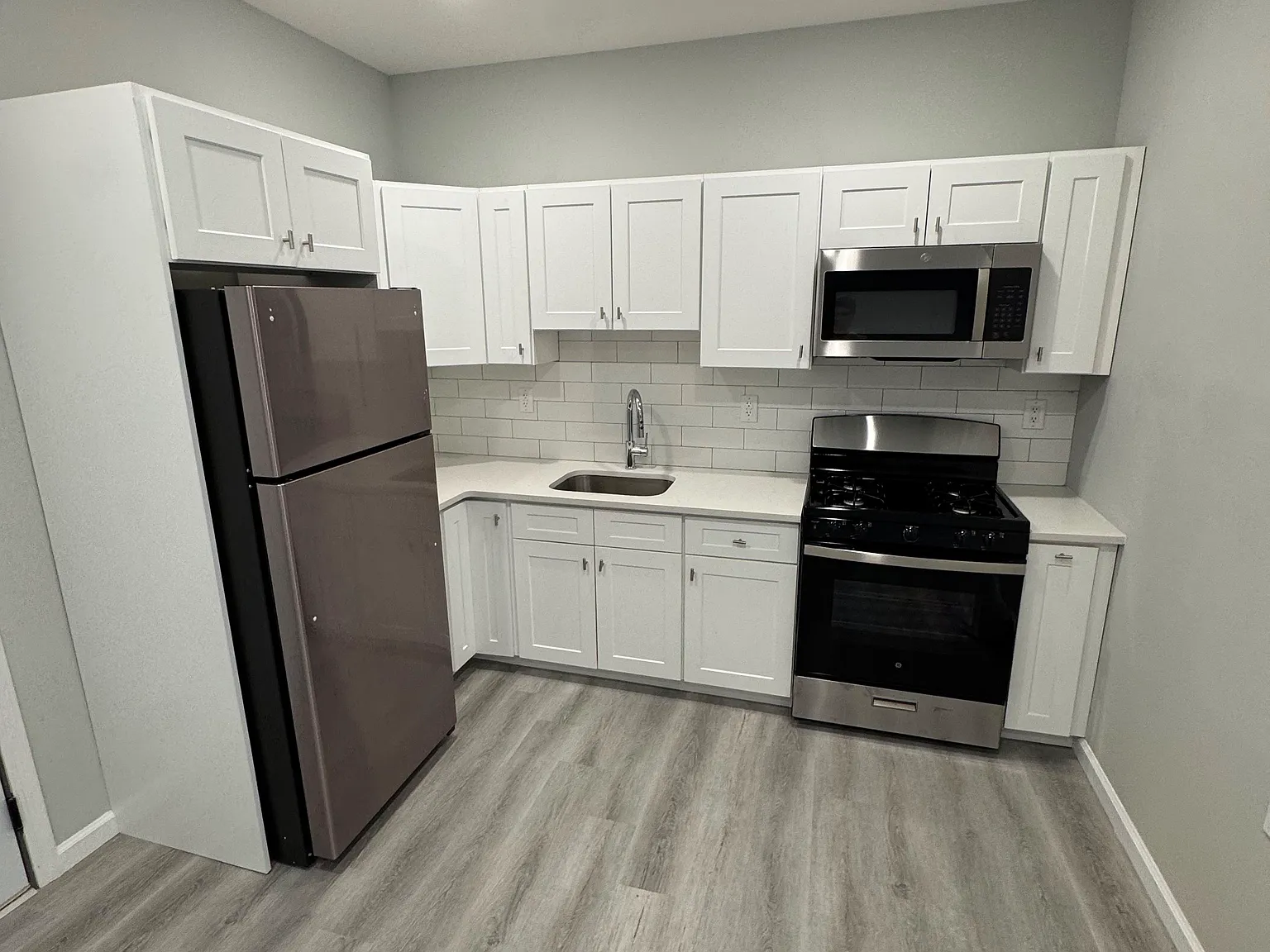 2 bed, $2,522 — Photo 3