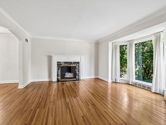 2nd image of 6533 N Christiana Ave
