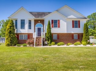 101 Fox Meadows Dr, Church Hill, TN 37642