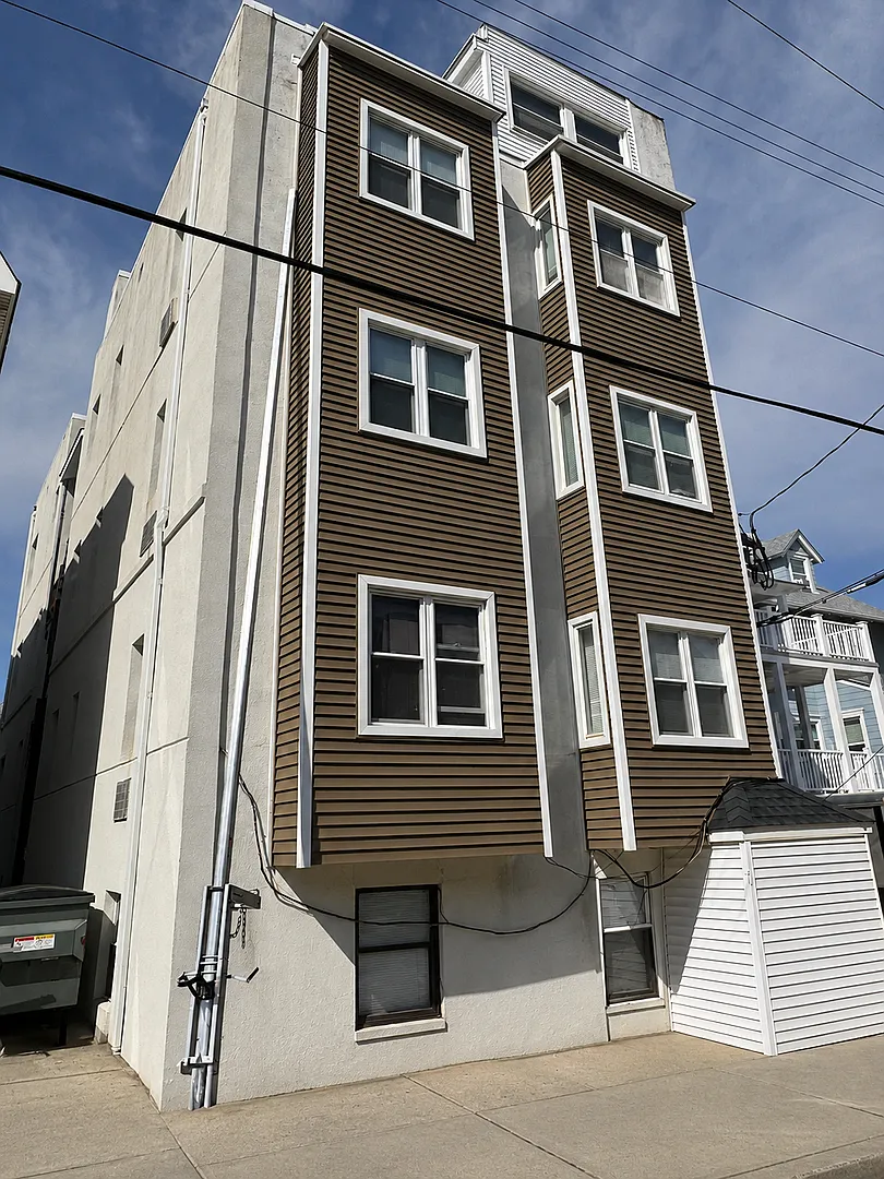 19 S. Weymouth Avenue — Photo 1