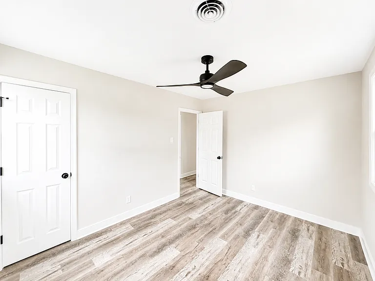 2707 Cushing Dr — Photo 10