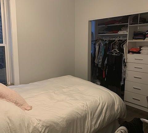 3rd image of 935 N Hoyne Ave #3